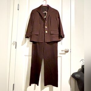 Lafeyette 148 New York Women’s pantsuit, single breast blazer & twill pants set